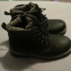 Stone Canyon size 2.5 boys boots